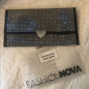 Fashion Nova Black Rhinestone Heart Clasp Evening Clutch